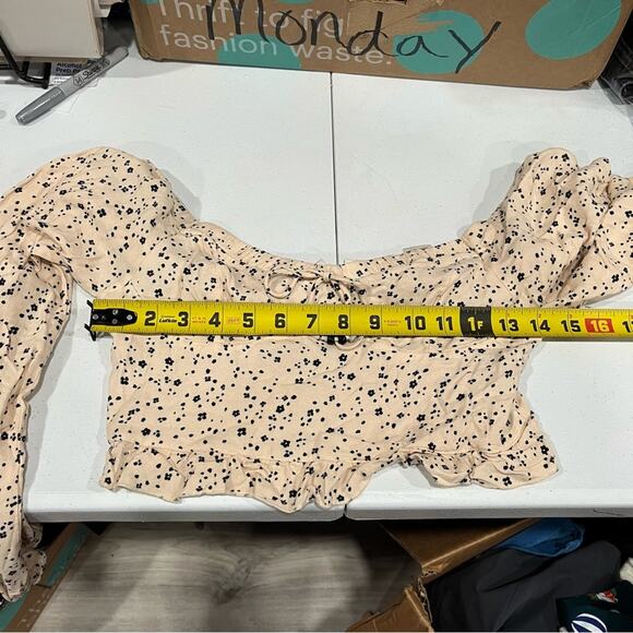 Urban Romantics Cream Ditzy Floral Mermaid Crop Top Tie Front Size Juniors Med - Picture 8 of 9